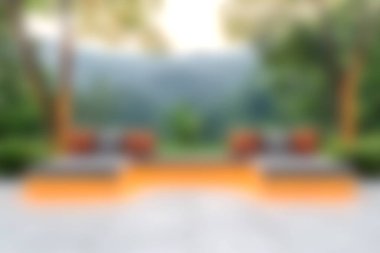 Bereketli yeşilliklerle çevrili modern mobilyaların bulunduğu sakin bir açık alan, rahatlama ve keyif için ideal. Boş zaman aktiviteleri için mükemmel..