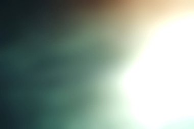 İnce ışık yansımaları ve çiziklerle dokulu bir yüzeye yakından bakmak. Soyut tasarım, sanatsal projeler için ideal olan gölge ve aydınlatma dinamik bir etkileşim yakalar..