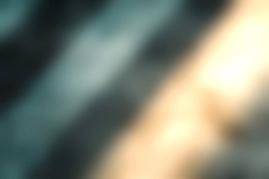 Bu soyut resim, çarpıcı çizgiler ve dinamik ışık efektleriyle, dokuyu ve karşıtlığı vurgulayarak, somut bir yüzeyin yakın görüntüsünü gösterir..