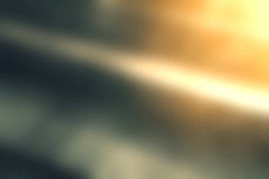 Bu görüntü, sıcak ışıkla aydınlatılan beton merdivenleri sergiliyor ve davetkar bir atmosfer yaratıyor. Işık ve gölgenin etkileşimi, çeşitli tasarım ve yayın projeleri için ideal mimari özellikleri vurgular.