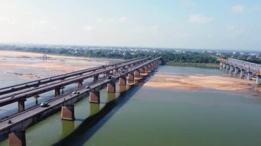 Hint karayolu trafiği. Yoğun saatlerde otoyol trafiği.