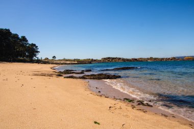Galiçya, İspanya 'daki Arousa adasının manzarası