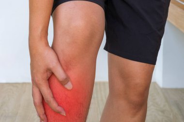 Egzersiz sonucu oluşan kaval ağrısı kas gerilmesinin ya da aşırı kullanımının göstergesidir. Spor yaralarının dinlenmeye, iyileşmeye, esnemeye ve ağrı kesici tedavisine ihtiyacı var..