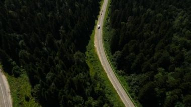 Dağ yolda hareket hava araçları