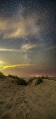 Petten üzerinde Samanyolu, Hollanda 'da Yıldızlı Gece Hollanda kıyı şeridi üzerinde