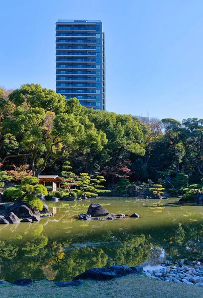 Keitakuen Bahçesi - Tennoji Park, Osaka 'da geleneksel bir Japon bahçesi