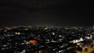 Gece Panorama Parıldayan Konut Yukarıdan Gelen, Uyuyan Metropolis 'i Aydınlatan