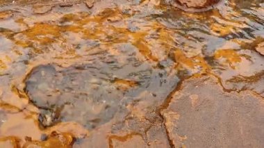 Paslı metal dokusunun soyut arkaplanı