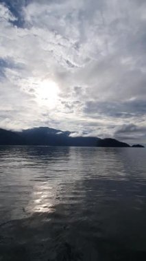 Denizde gün batımı