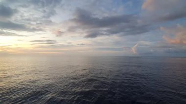 Banda denizinde gün batımı