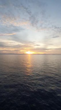 Okyanusta gün batımı