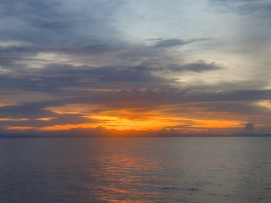 Okyanusta gün batımı