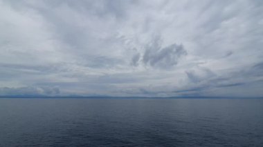 adanın denizinden görünümü