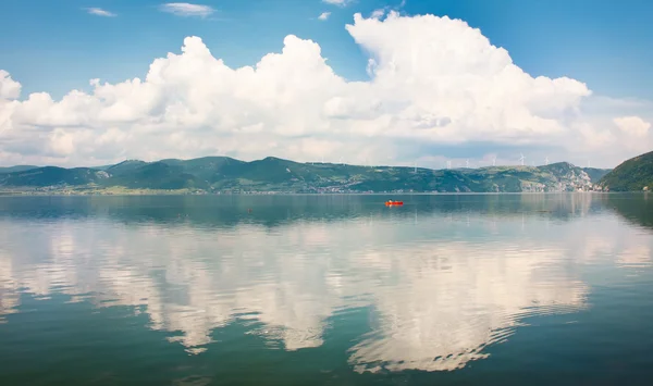 Cúpula e nuvens — Fotografia de Stock