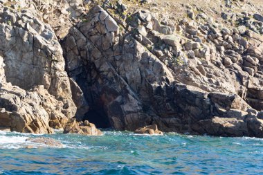 Brittany kıyısındaki uçurum