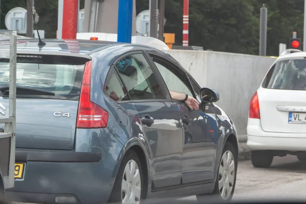 Reims Fransa Ağustos 2019 Otomobiller Gişede Ödeme Yapmak Için Bekliyor — Stok fotoğraf