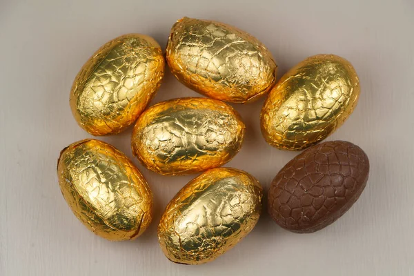 Huevos Chocolate Papel Dorado Para Pascua —  Fotos de Stock