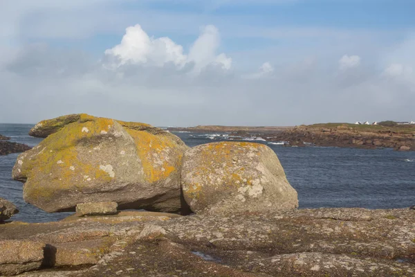 Kust Med Stora Klippor Nära Hamnen Porspoder — Stockfoto