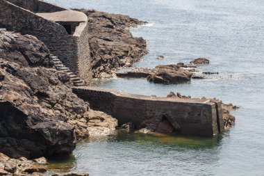 Brittany 'deki Pors Tarz Limanı' nın Dalgakıranı