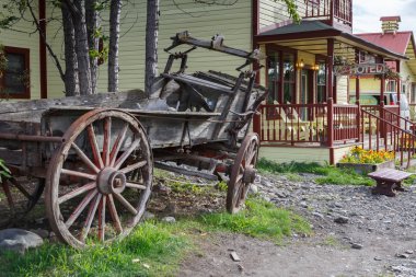 güzel building yakınındaki eski taşıma