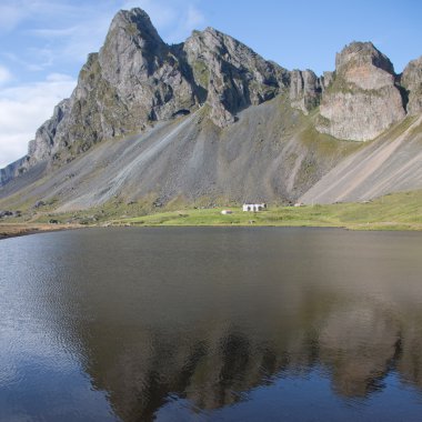 Dağda, İzlanda görüntülemek