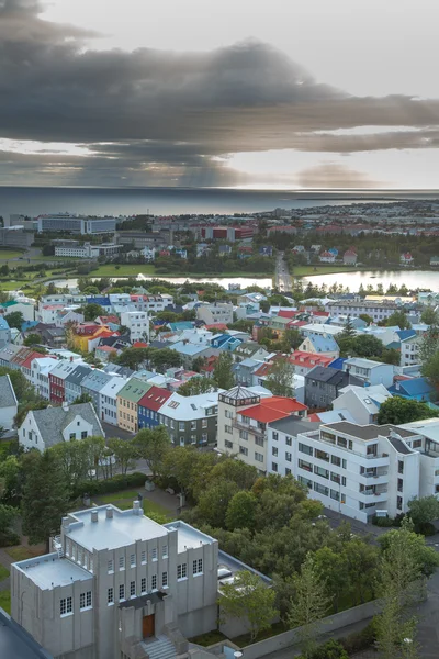 Προβολή του Ρέικιαβικ, πρωτεύουσα της Ισλανδίας — Φωτογραφία Αρχείου
