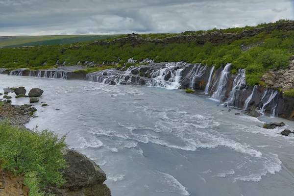 Bella cascata in ghiandaia — Foto Stock