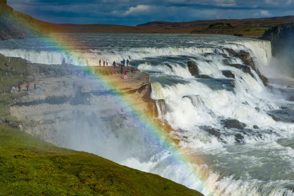 Regnbåge över Vattenfallet Goðafoss, Island — Stockfoto