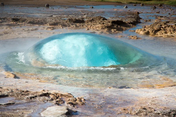 Strokkur gejzír Izlandon — Stock Fotó