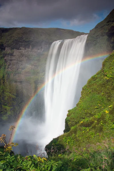 Skogafoss vattenfall i islandet — Stockfoto