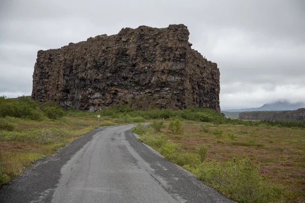 Bela vista e estrada na Islândia — Fotografia de Stock