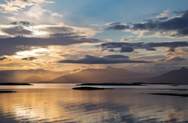 冰岛在湖的夕阳 — 图库照片