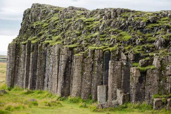 Svartifoss svart vattenfall — Stockfoto