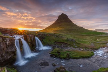 Kirkjufellsfoss şelale şaşırtıcı üst 