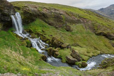 Şelale geliyor akışı