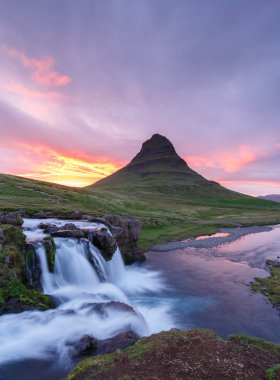 Kirkjufellsfoss şelale şaşırtıcı üst 