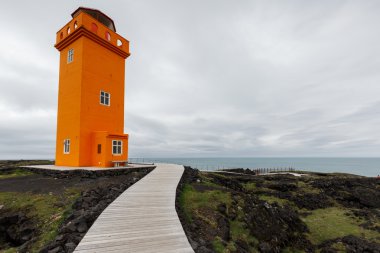 İzlanda'nın sahil turuncu deniz feneri