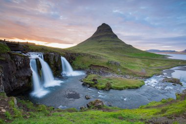 Kirkjufellsfoss şelale şaşırtıcı üst 