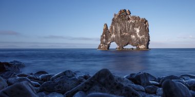 Hvitserkur, dev kaya