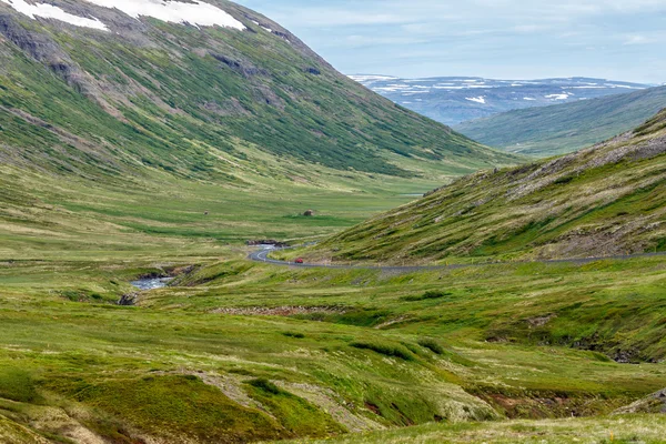 Islandský krajina za slunečného dne — Stock fotografie