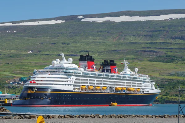 Cruiseship in the Harbor of Akureyri — Stock Photo, Image