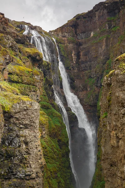 Vue panoramique de la cascade de Glymur — Photo