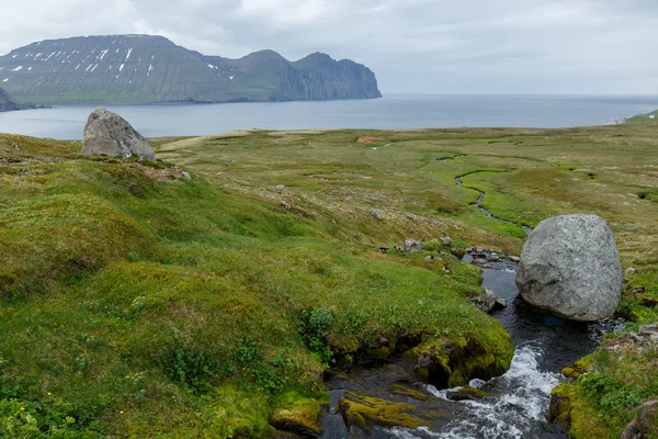 Wulkaniczny krajobraz w Islandii — Zdjęcie stockowe