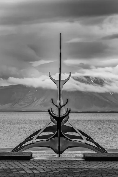 Solfar or Sun Voyager in Reykjavik — Stock Photo, Image