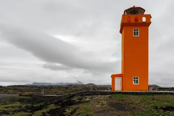 Orange fyren vid Islands kust — Stockfoto