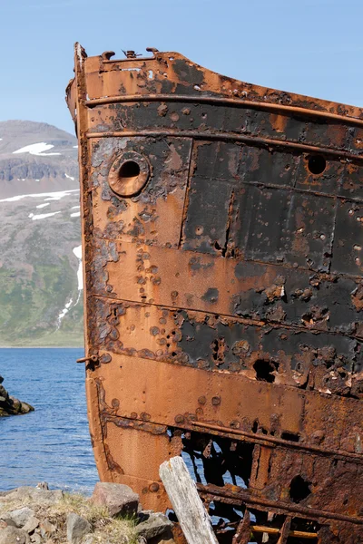 Gammel rusten trawlerbåd - Stock-foto