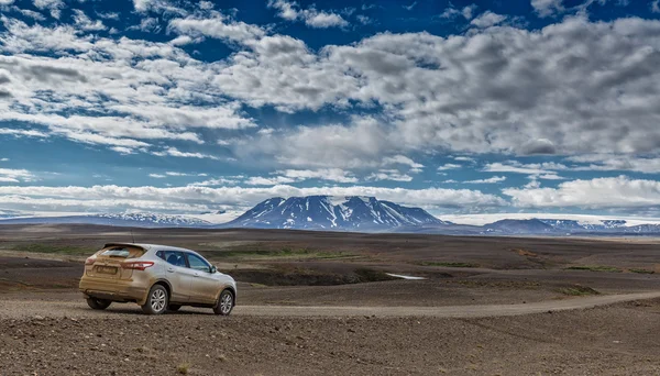 Coche en la ruta Kjolur — Foto de Stock