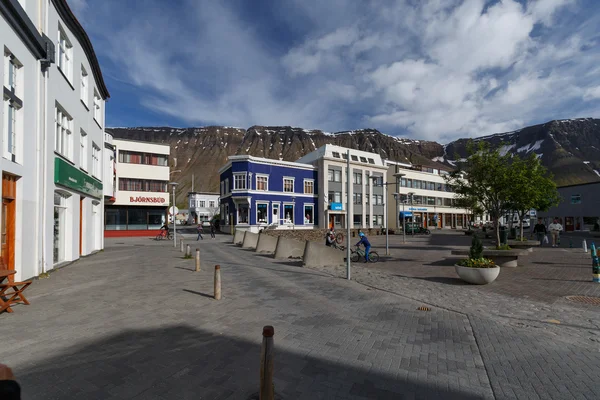 Isafjordur Hauptstraße in isafjordur — Stockfoto