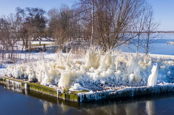 Winter Meer Met Ijs Overdekte Kust — Stockfoto