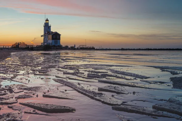 Маяк Паард Зимовому Ландшафті Ванкувері Маркен Нідерланди Ijsselmeer Замерз Сильним — стокове фото